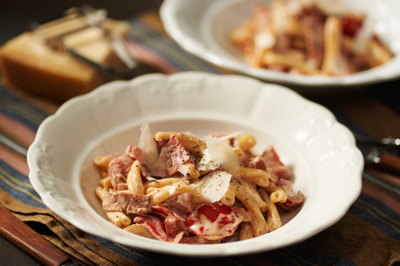 Pasta med grillad paprika- och baconsås - City Gross